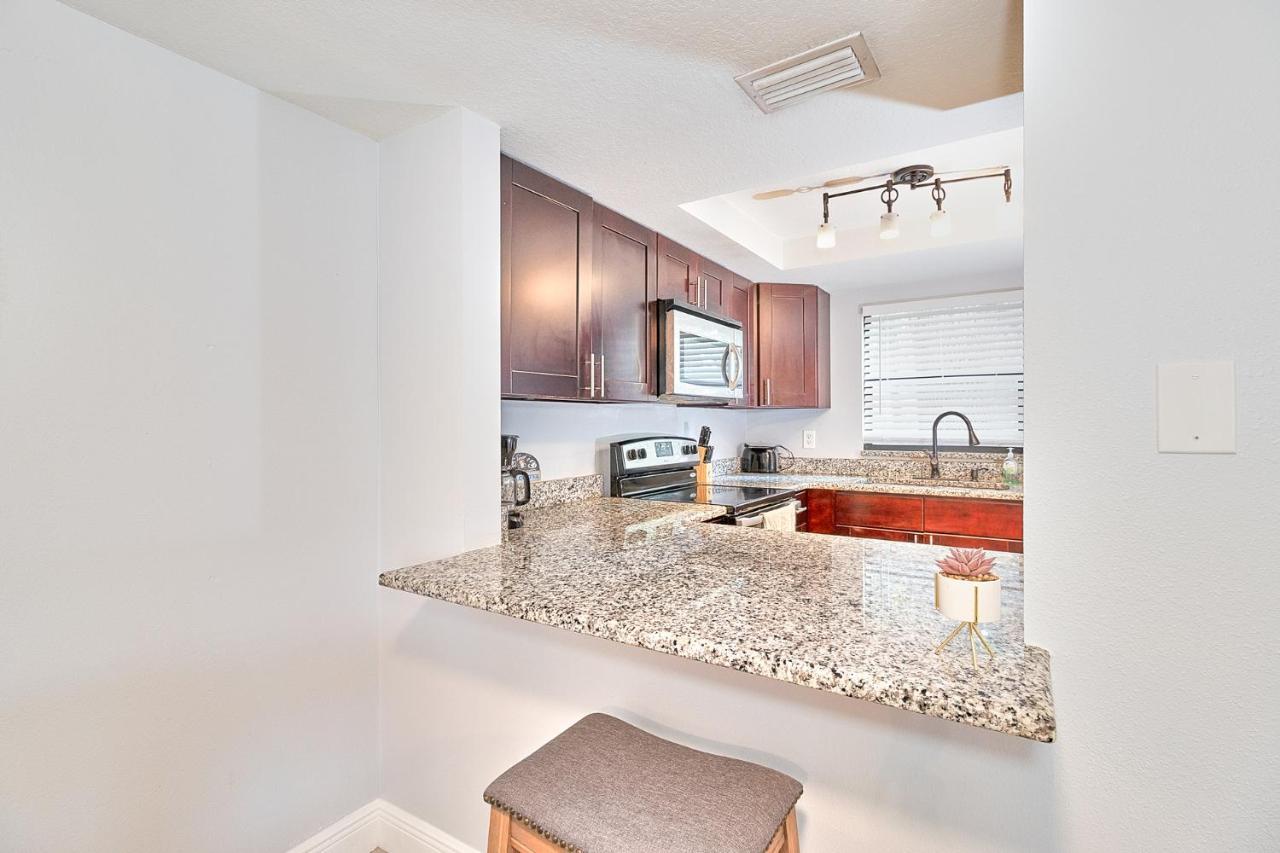 South Tampa Retreat Fenced Yard, Top Location! المظهر الخارجي الصورة